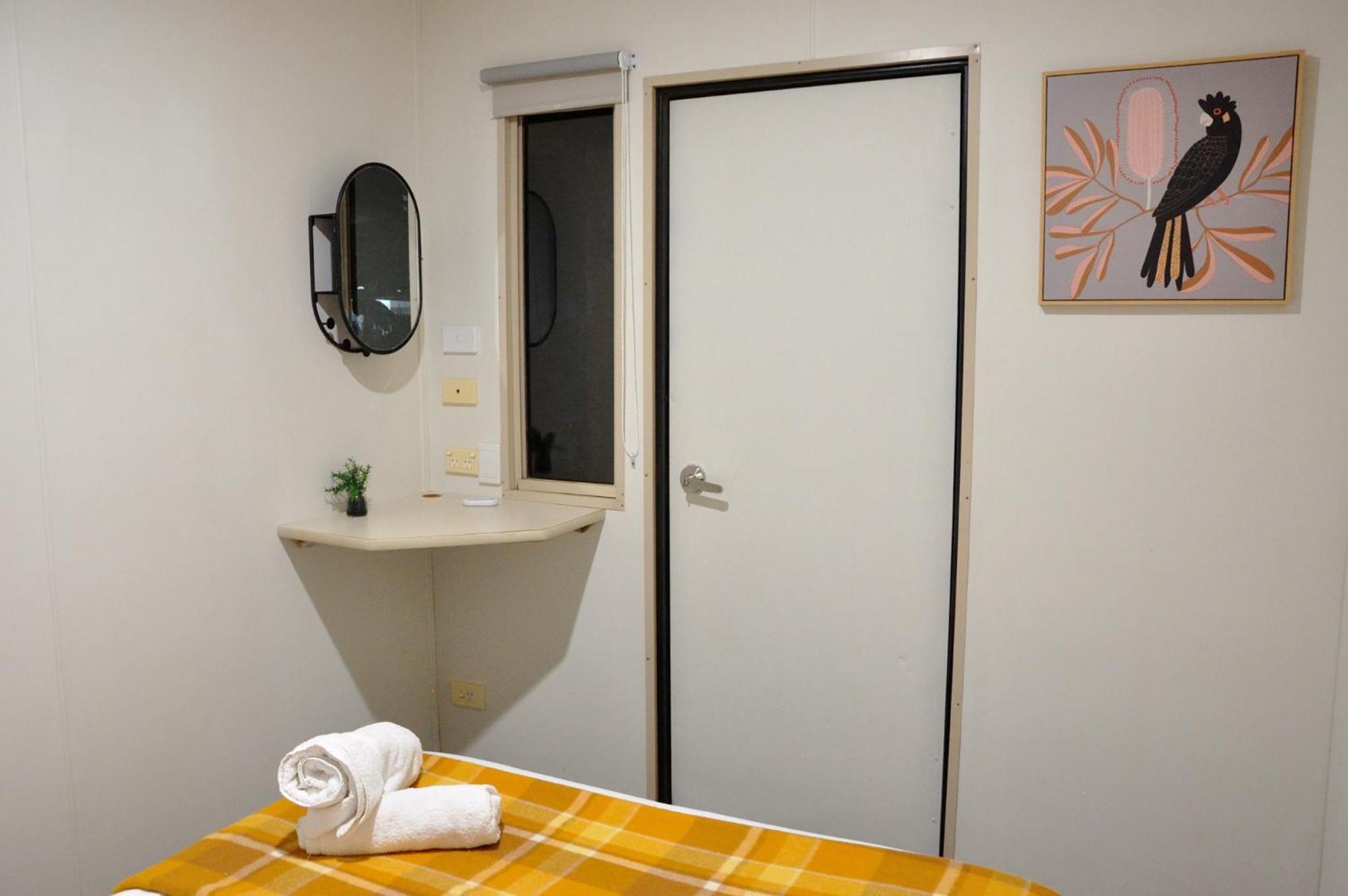 Donn4254s2 - Wilga Farm - Shearer's Shack - Double Apartment Boyup Brook