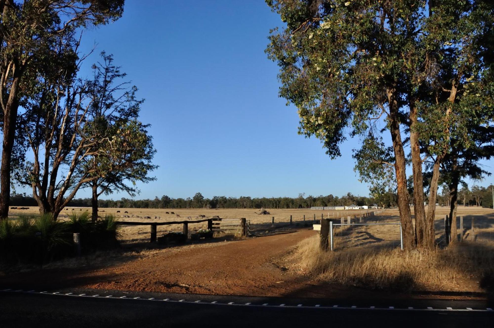 Donn4254s2 - Wilga Farm - Shearer's Shack - Double *