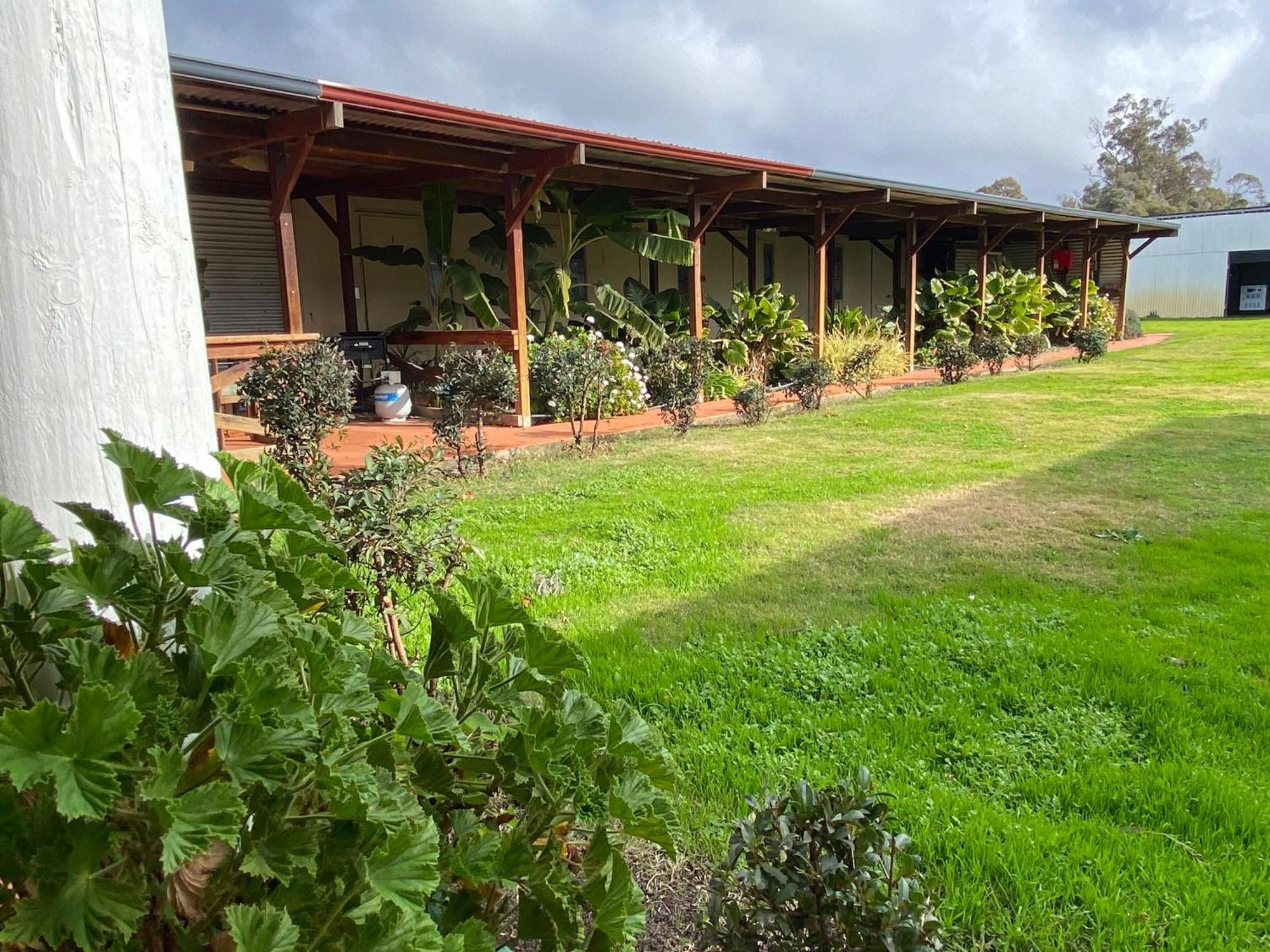 Donn4254s2 - Wilga Farm - Shearer's Shack - Double Apartment *
